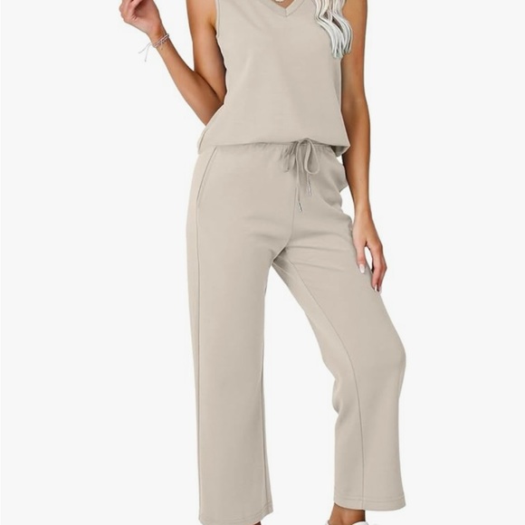 Elegant Cream Sleeveless Lounge Set - Picture 2 of 3